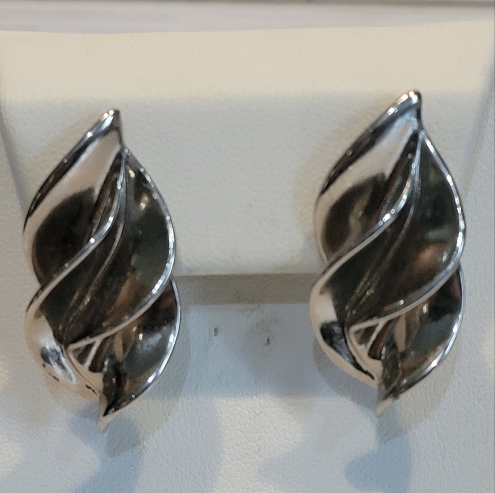 Vintage Silver Tone Sculptural Layered Leaf Statement Pierced Earrings